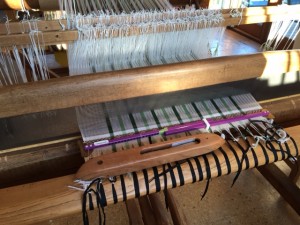 Batten of Vt Loom notice the sheen on it linen project 40epi